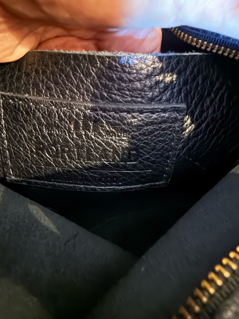 Portland leather good black pebbled leather shoulder bag single strap brass hard - Picture 5 of 5